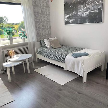 Oedeshoeg Modernt Och Stilfullt B&B ภายนอก รูปภาพ