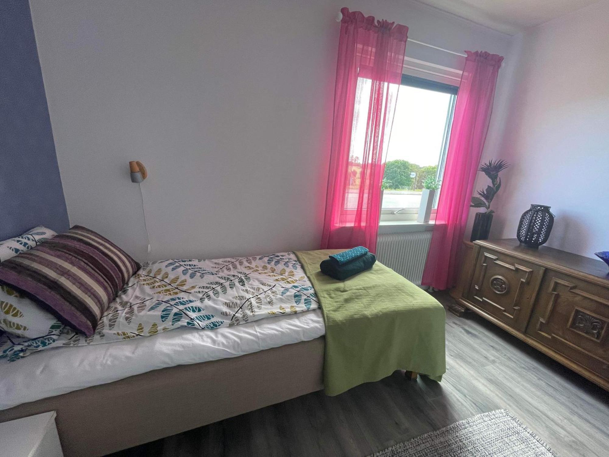 Oedeshoeg Modernt Och Stilfullt B&B ภายนอก รูปภาพ